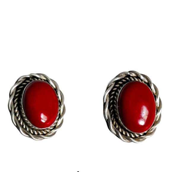 Taxco Jewelry - VTG 70s Taxco Silver clip earrings with red coral